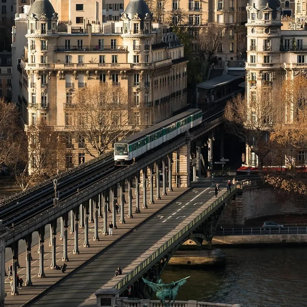 25m Independant Tour Eiffel Apartment